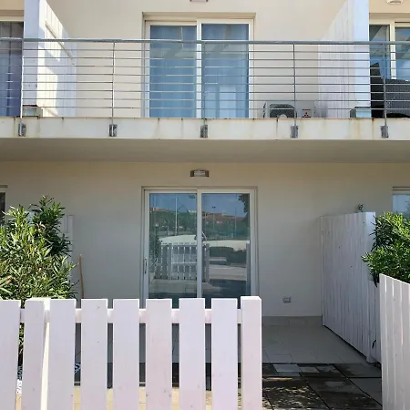 Le Ciliegie: Moderno * Isola Rossa